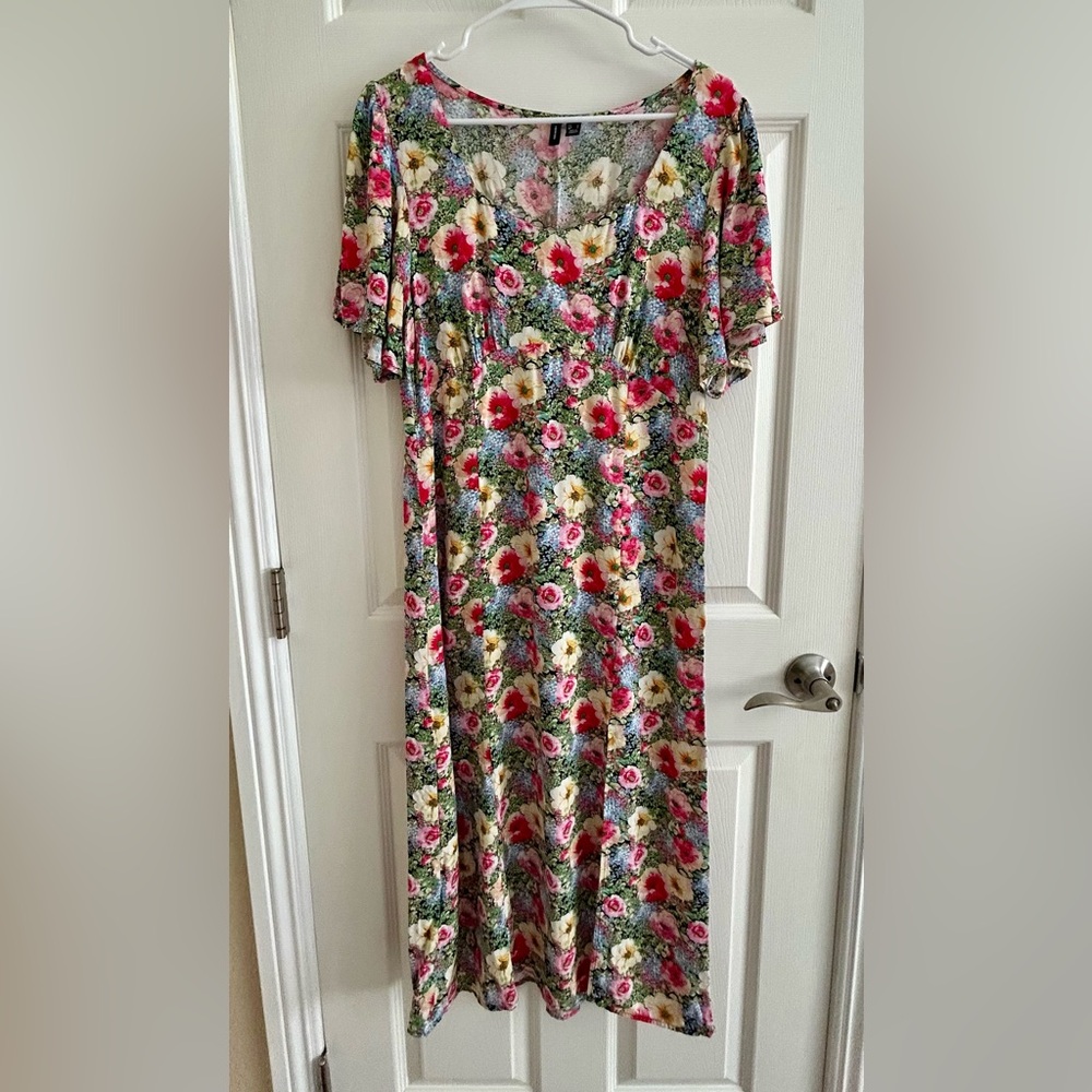 Vero Moda Floral Botanical Flowy Midi Dress w/ Flutter Sleeves Sz L